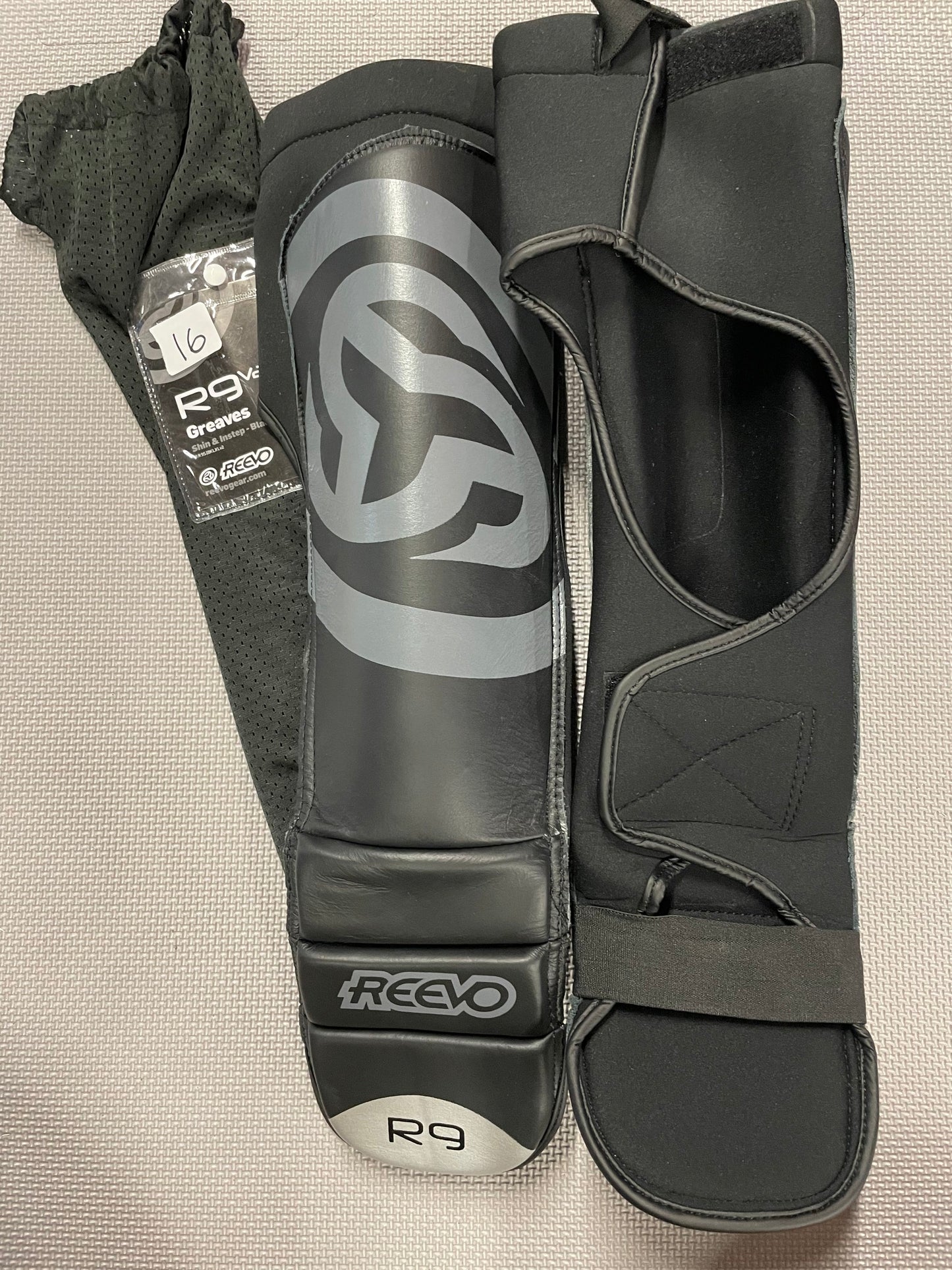 Reevo R9 v2 Shins S/M- Clearance Shins #16