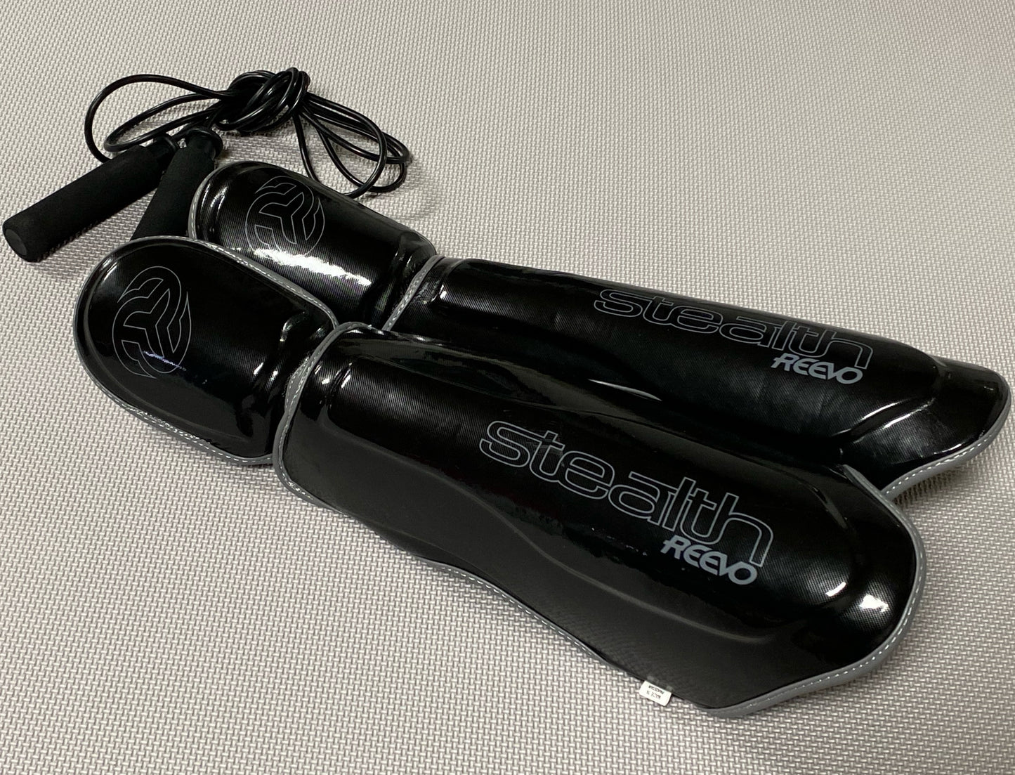 Reevo Stealth Youth Shinguards