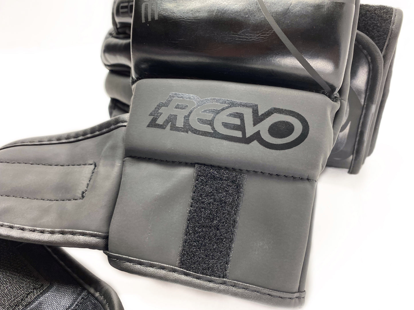 Reevo Eclipse MMA Glove