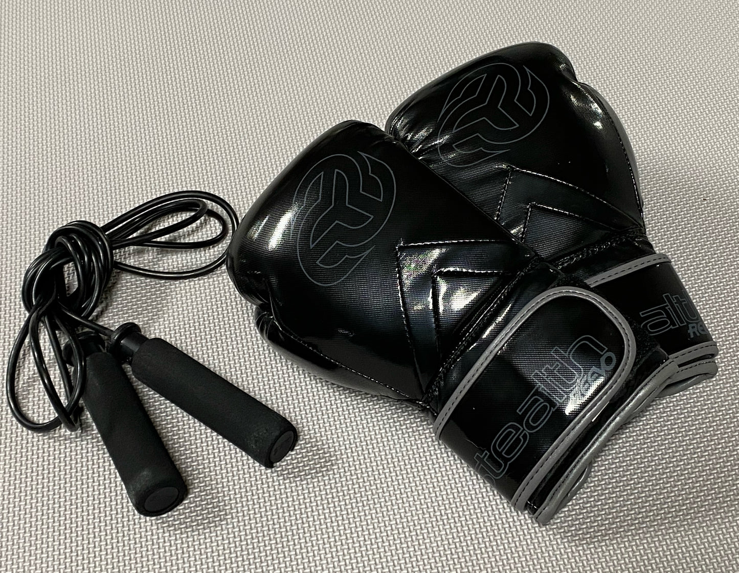 Reevo Stealth Youth Boxing Gloves